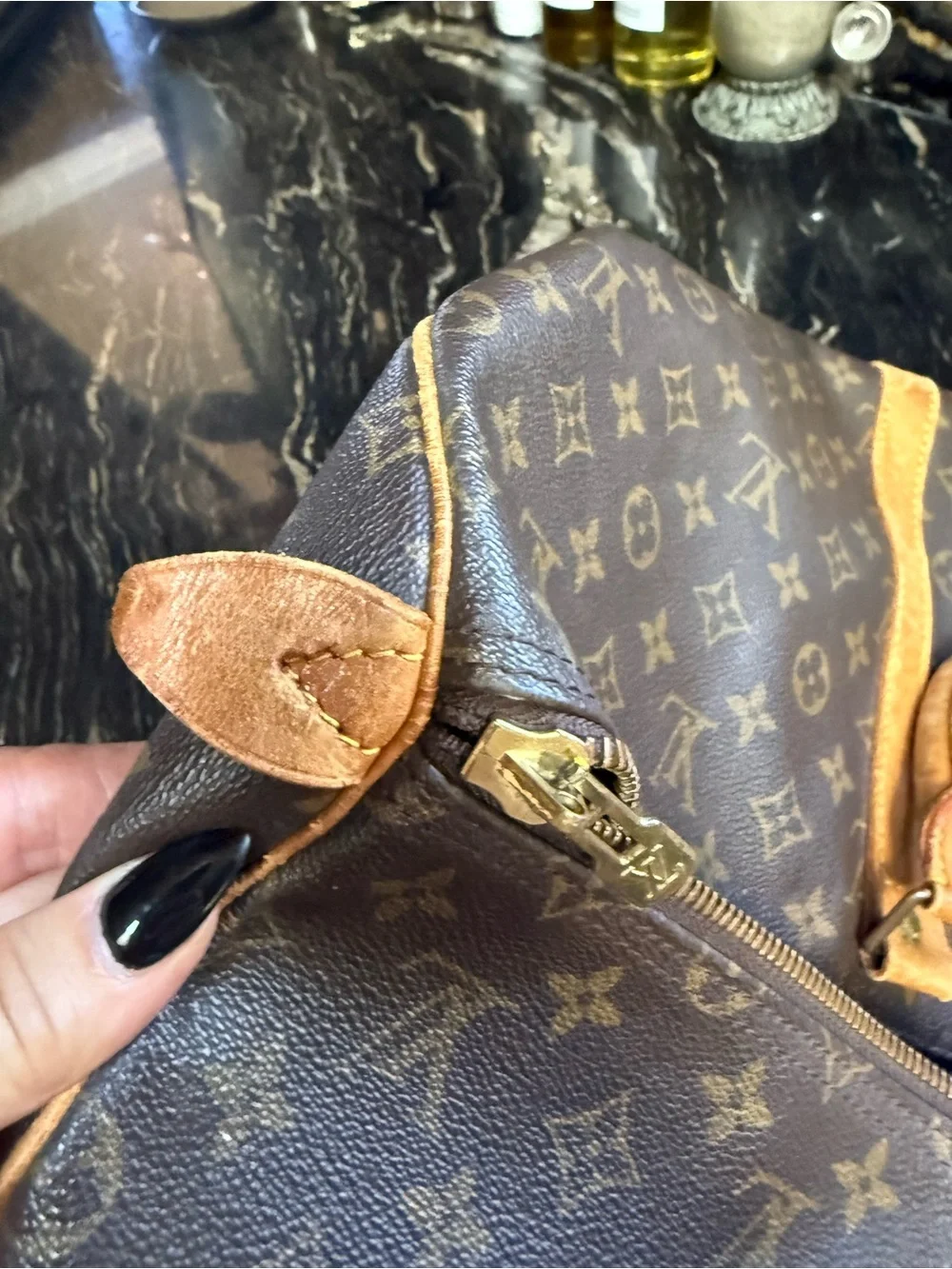 Authentic LOUIS VUITTON large duffel bag traveler tote w/ luggage tag lock
